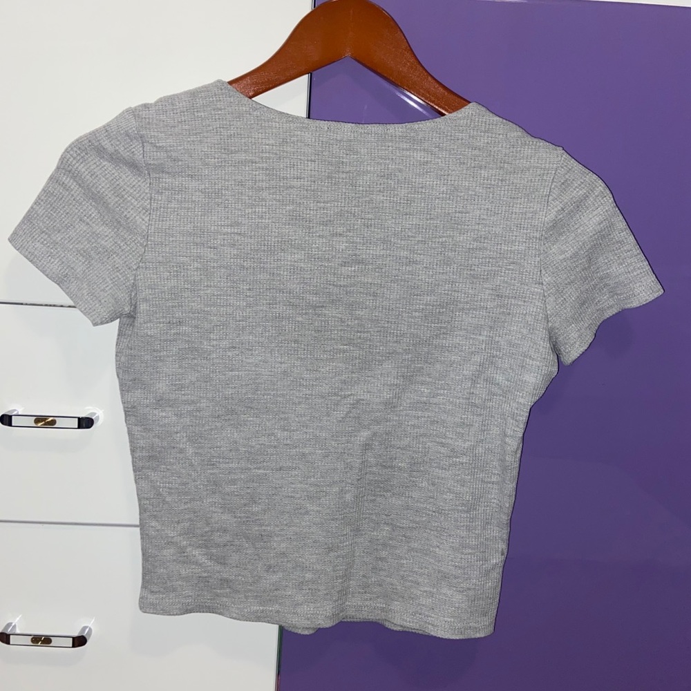 Basic Ribbed Crop Top - Picture 2 of 3